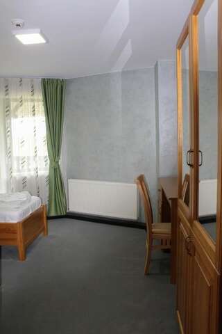 Хостелы Hostel Teleki Совата Улучшенный двухместный номер с 2 отдельными кроватями-1