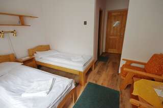 Хостелы Hostel Teleki Совата Двухместный номер с 2 отдельными кроватями-1